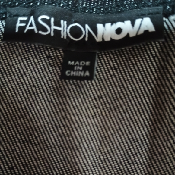 Fashion Nova Black Corset - Picture 3 of 3